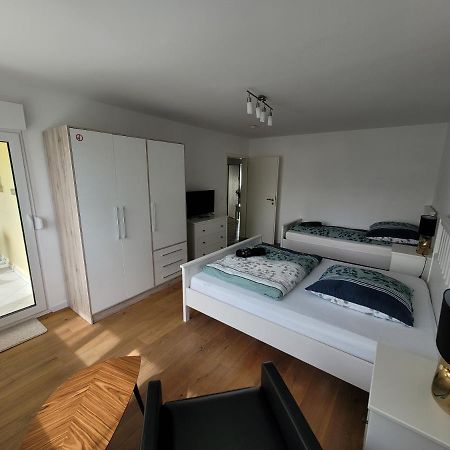 Ferienwohnung Anna Oftersheim Schwetzingen Hockenheim 3 Zimmer Mit Balkon Exterior photo